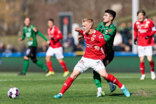 Kalmars Simon Skrabb och Varbergs Ismet Lushaku