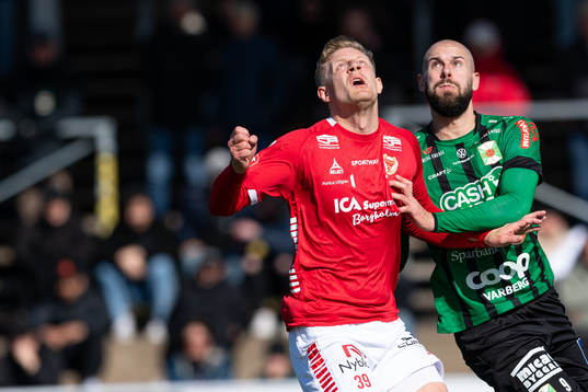 Kalmars Lars Sætra och Varbergs Robin Simovic