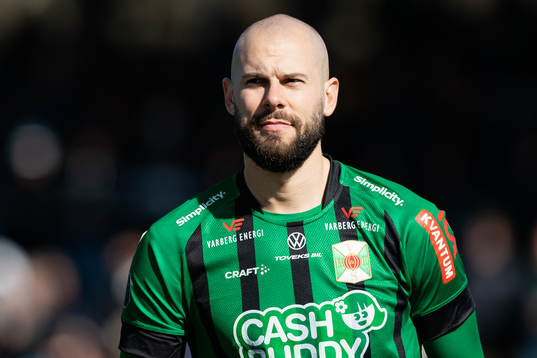 Varbergs Robin Simovic före fotbollsmatchen i Allsvenskan