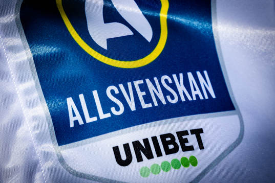 Flagga med Allsvenskan och UNIBET