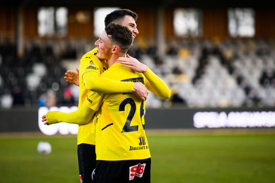 Mjällbys Noah Persson och Noah Eile jublar