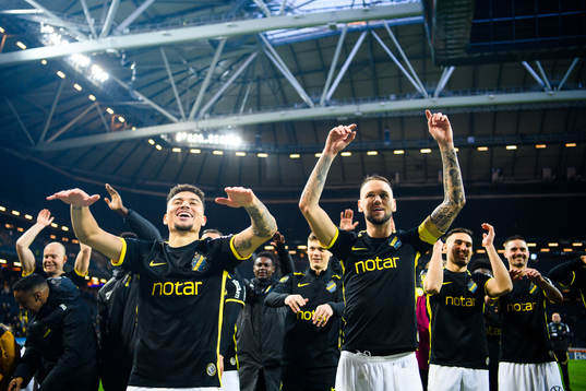 s Jordan Larsson och Alexander Milosevic jublar