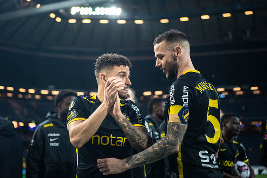 s Jordan Larsson och Alexander Milosevic jublar