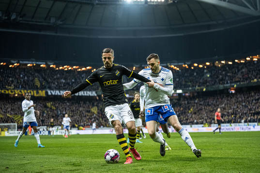 s Zachary Elbouzedi  och IFK Norrköpings Egzon Binaku
