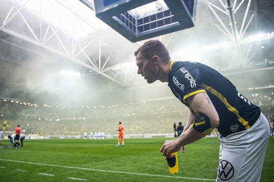 s Sebastian Larsson