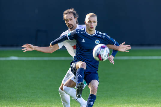 Utsiktens Lucas Hedlund och Brommapojkarnas Monir Jelassi