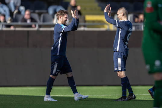 Utsiktens Karl Bohm och Lucas Hedlund jublar