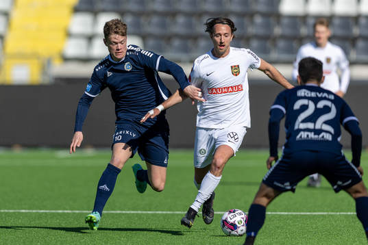 Utsiktens Albin Skoglund mot Brommapojkarnas Philip