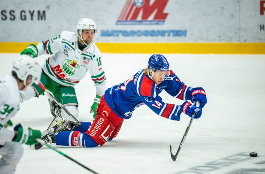 Rögles Lucas Ekeståhl-Jonsson och Oskarshamns Mikkel