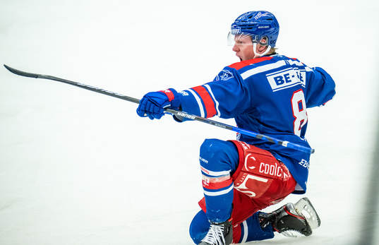 Oskarshamns Fredrik Olofsson jublar