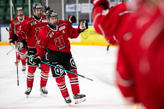 Örebros Lukas Sagranden jublar