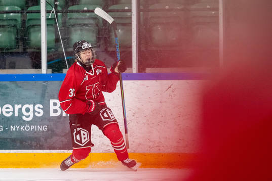 Örebros Lukas Sagranden jublar