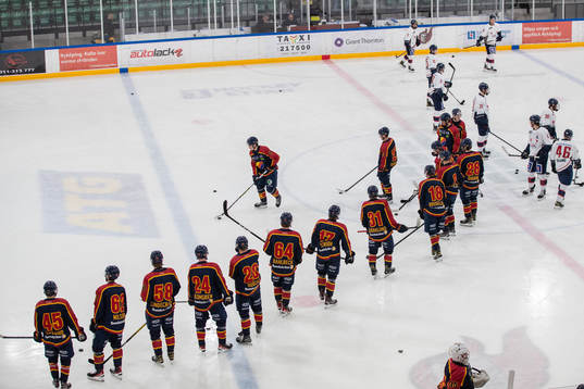 Djurgårdens spelare värmer upp