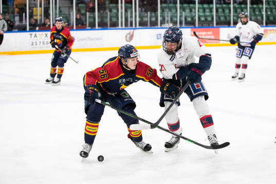 Djurgårdens Adam Engström  och Linköpings Filip Bystedt