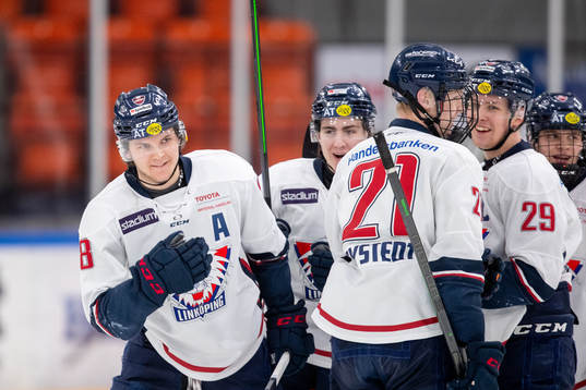 Linköpings Jonathan Myrenberg  jublar