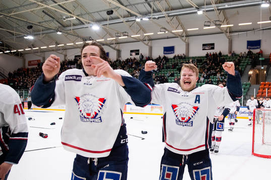 Linköpings Gabriel Eklund jublar