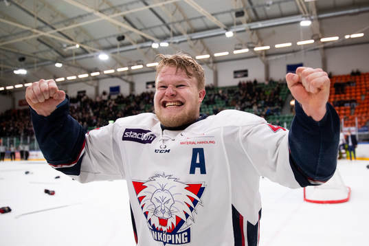 Linköpings Gabriel Eklund  jublar