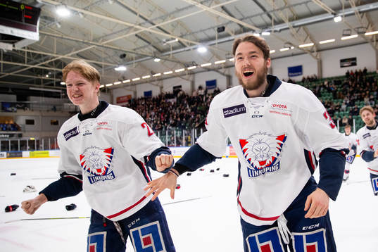 Linköpings Filip Bystedt och William Lagerqvist jublar