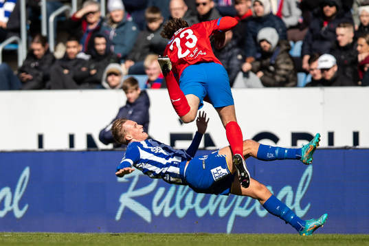 IFK Göteborgs Oscar Vilhelmsson och Helsingborgs Ali Suljic