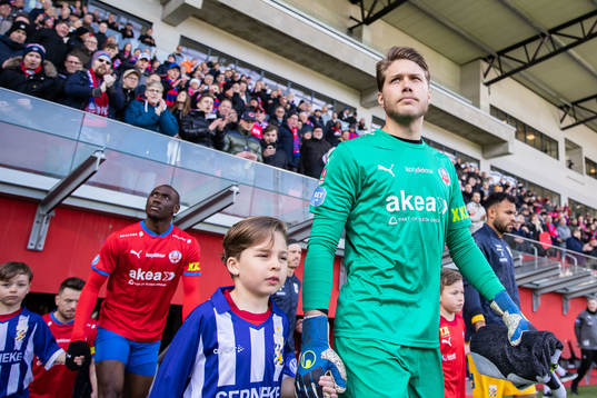 Helsingborgs Ravy Tsouka-Dozi och målvakt Kalle Joelsson