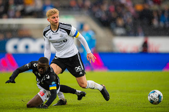 Solomon Owusu of Odd and Tobias Borchgrevink Børkeeiet of