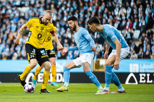 Elfsborgs Johan Larsson och Malmö FFs Erdal Rakip