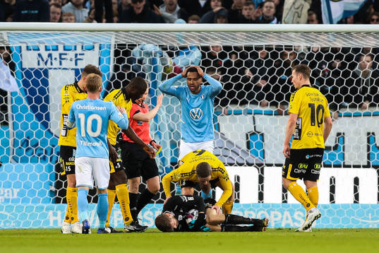 Malmö FFs Isaac Kiese Thelin reagerar