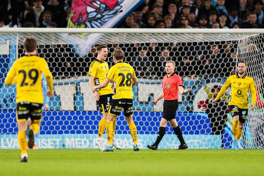 Elfsborgs Simon Olsson jublar