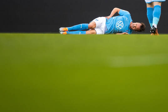 Malmö FFs Eric Larsson har ont