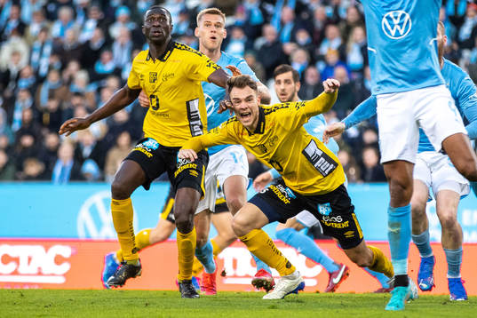 Elfsborgs Maudo Lamine Jarjué och Leo Väisänen