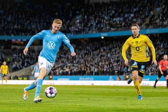 Elfsborgs målvakt Tim Rönning och Malmö FFs Oscar Lewicki