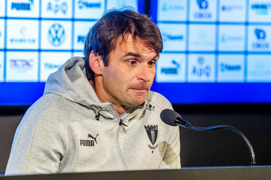 Malmö FFs tränare Milos Milojevic på presskonferensen