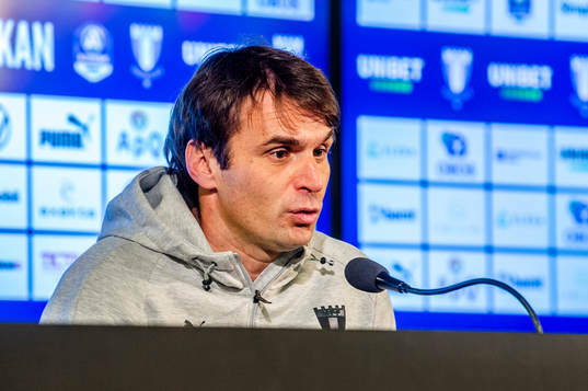 Malmö FFs tränare Milos Milojevic på presskonferensen