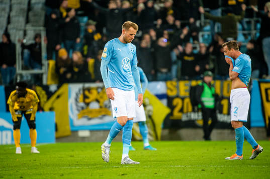 Malmö FFs Ola Toivonen och Eric Larsson  deppar