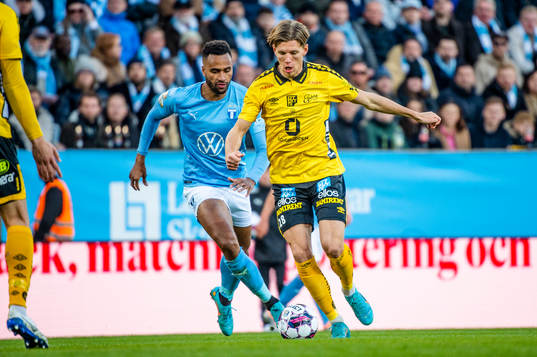 Elfsborgs Noah Söderberg mot Malmö FFs Isaac Kiese Thelin