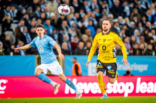 Elfsborgs Rasmus Alm mot Malmö FFs Dennis Hadzikadunic