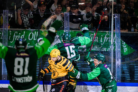 Färjestads Gustav Rydahl och Joakim Nygård jublar