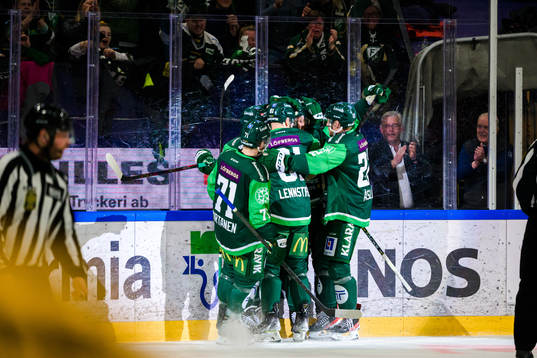 Färjestads spelare jublar