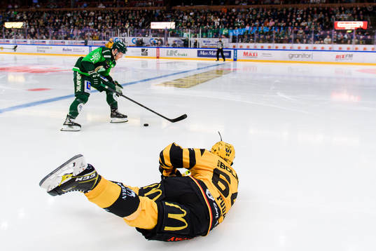 Färjestads Patrik Lundh och Skellefteås Jonathan Pudas