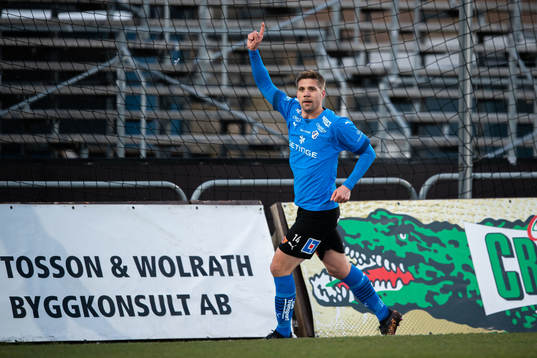 Halmstads Mikael Boman jublar