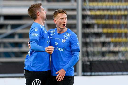 Halmstads Mikael Boman jublar med Andreas Bengtsson