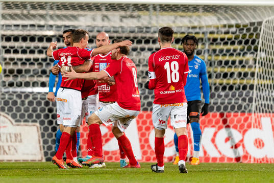 Norrbys Anton Wede jublar med laget