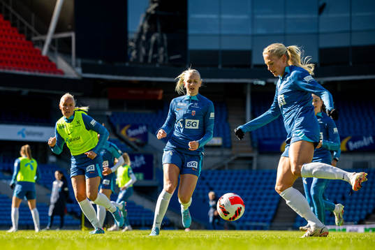 Karina Sævik and Guro Bergsvand of the Norwegian women's