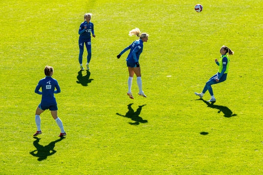 Anja Sønstevold, Guro Bergsvand and Caroline Graham Hansen