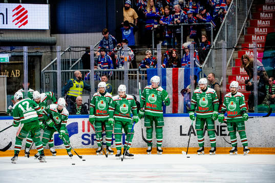 Rögles spelare värmer upp innan kvartsfinal sju i SHL