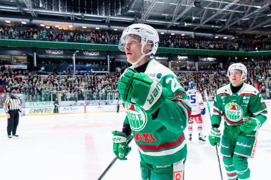 Rögles Anton Bengtsson jublar