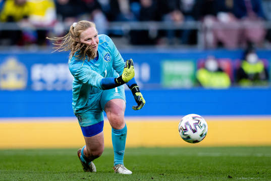 Goalkeeper Courtney Brosnan of Ireland