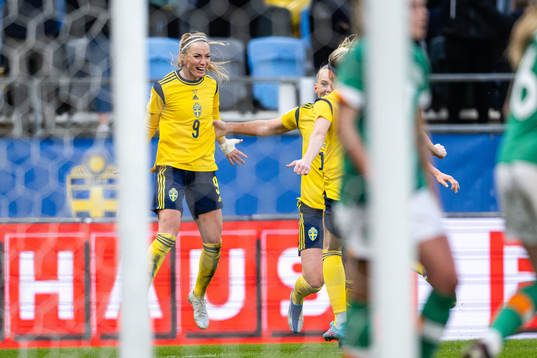 Kosovare Asllani of Sweden celebrates the 1-1 goal