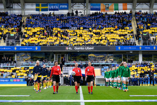 The spectators participate in a manifestation against the