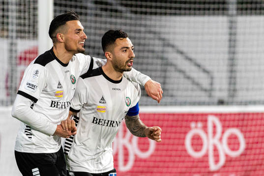 Örebros Ahmed Yasin och Jiloan Hamad jublar